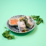 ベトナム定番、あっさりとしたスープにしっとりやわらかい鶏むね肉を乗せた優しい美味しさのフォーです。こちらの定食は十五穀米が付きます。