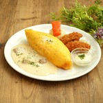 オムライスとカキフライのセット
