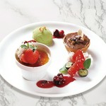 大切な人と共に。頑張った自分へのご褒美に！
コーヒー、またはダージリンティー付き