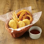 オニオン＆チキンナゲット＆フレンチフライ
それぞれ単品もご用意しております