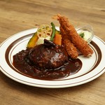 お好きなハンバーグにエビフライやカキフライなどが付きます。
・エビフライ コンボ 
・カキフライ コンボ 
・カニクリームコロッケ コンボ 