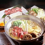 大分県の家庭の味。鶏肉を天ぷら粉に付け、揚げたシンプルなのに奥深い味わい。タレは辛子ポン酢でどうぞ。