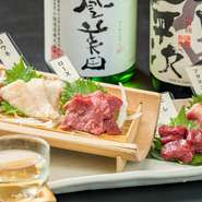 当店の馬刺しは、口の中でとろける甘みがあり、ビタミンやミネラルが多く美容と健康に優れたお肉です。
・赤身 1,100円
・霜降り 1,738円
・ふたえご 1,518円
・タン 1,155円
・盛り合わせ 2,310円