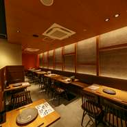 大人数で賑やかに…テーブル席