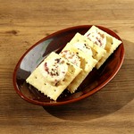 ドライフルーツをたっぷり入れて仕上げました。
ワインのお供に最高！！