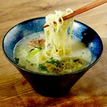 特製鶏出汁スープで〆にちょっと食べたいサイズで。