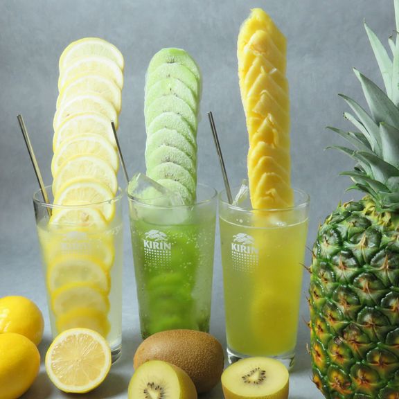 こだわりレモンンサワーは衝撃の姿で!ぜひカメラのご準備を♪