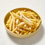 王道塩からトリュフ塩、塩レモン、サワークリーム、コーンポタージュまで揃う味変ポテト。