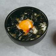 韓国海苔にごま油を和えたオリジナルTKG