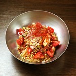 ガツンとパンチある肉味噌たれにキリっと冷やした麺を絡めたジャージャー冷麺、残ったたれに追い飯をどうぞ！