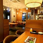 開放感たっぷりのテラス席を14席ご用意しております☆心地よい風に当たりながら、ゆったり女子会や夜カフェとしてのご利用もオススメです♪