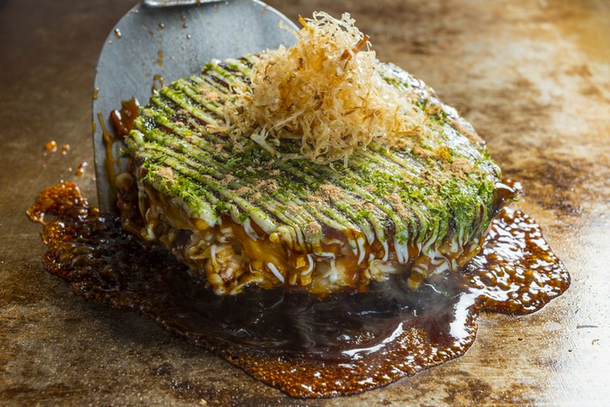 外はカリッと中はふんわりのお好み焼をご家族でお楽しみください