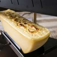 さまざまなグリル料理に合わせてお楽しみください。ラクレットスイスのチーズで、スイス料理「ラクレット」に使われるチーズです。