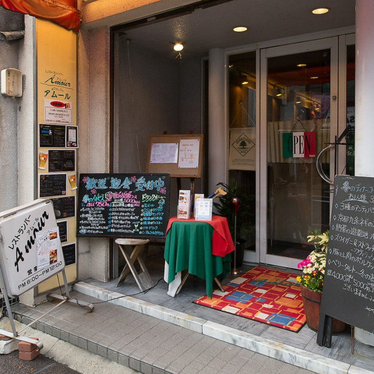 JR亀岡駅より徒歩2分の好立地♪亀岡郵便局西隣でございます