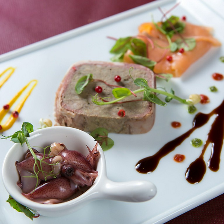 おすすめタパスも充実。ちょっとずつつまめるタパスを用意