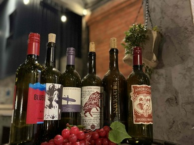 ワイン片手に語らいながら、美味しい肉料理を心ゆくまで堪能