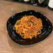 1度食べたらハマります！！大崎産厚切りベーコン使用。クリーミーな濃厚ナポリタン。