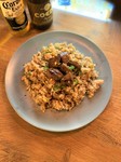 当店のイチオシ！ゴロゴロステーキの乗ったガーリックライス。〆のお食事に！

＊十六穀米使用