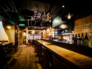 まるでカフェのような日本酒バル
