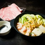 食の3大欲求「焼肉×寿司×すき焼き」の全てが１つのコースで味わえます。デートや接待にも最適な内容です。