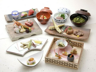 一品一品丁寧に仕上げた、心づくしの料理をお楽しみください