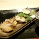 噛むほどに旨みが増していく、歯切れの良い伊達地鶏『伊達地鶏炭火焼』