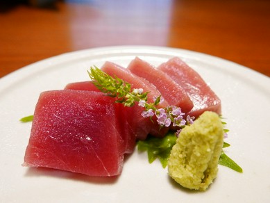 豊洲市場から直接仕入れた『本鮪 中トロ』