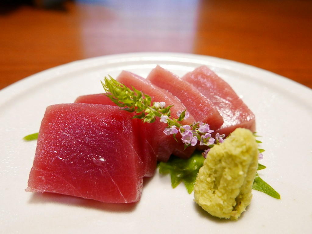 豊洲市場から直接仕入れた『本鮪 中トロ』