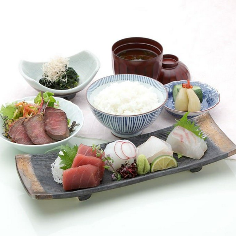 本鮪、及び選りすぐりの旬魚介を使用