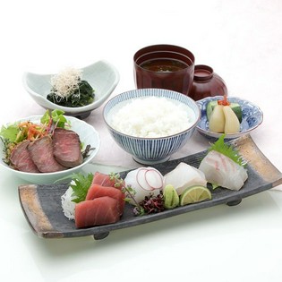 本鮪、及び選りすぐりの旬魚介を使用