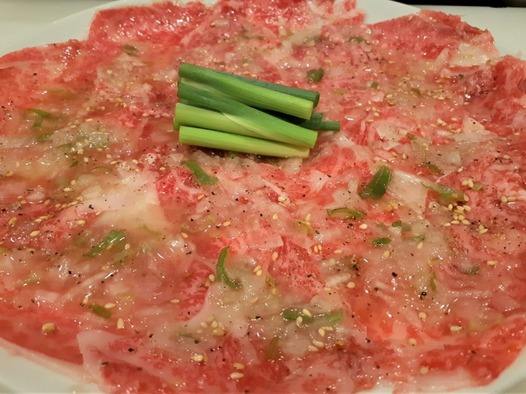 炙りユッケロース