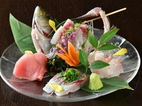 四季折々の新鮮な魚介を日替わりで。『刺身の盛り合わせ』