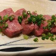 低温調理で火を完全に入れることにより口の中でとろけます。
