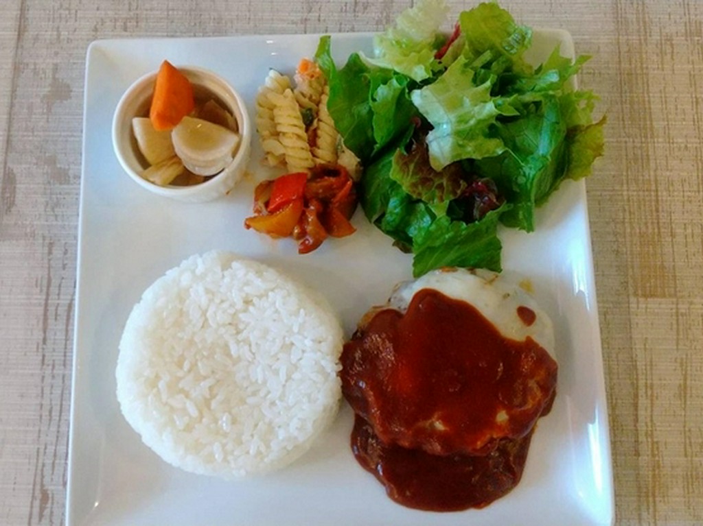 チーズ焼自家製ハンバーグ　