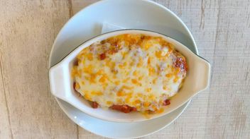 카페 앤 바 레스토랑 YOLO