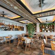 どこかレトロな雰囲気もあり、オシャレな店内。事前に相談しておけば、メッセージプレートにも対応してくれるので、誕生日やお祝い事があるときの集まりにもオススメです。