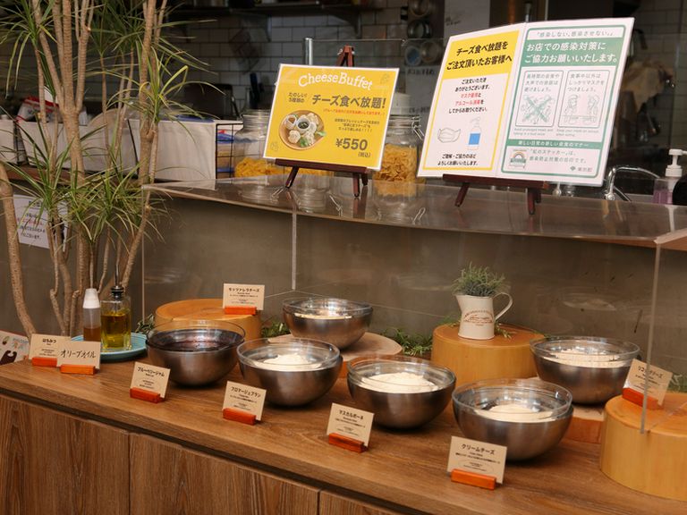 つくりたてフレッシュチーズを好きなだけ楽しめる食べ放題
