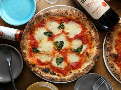 お料理に合わせてワインもおすすめしております