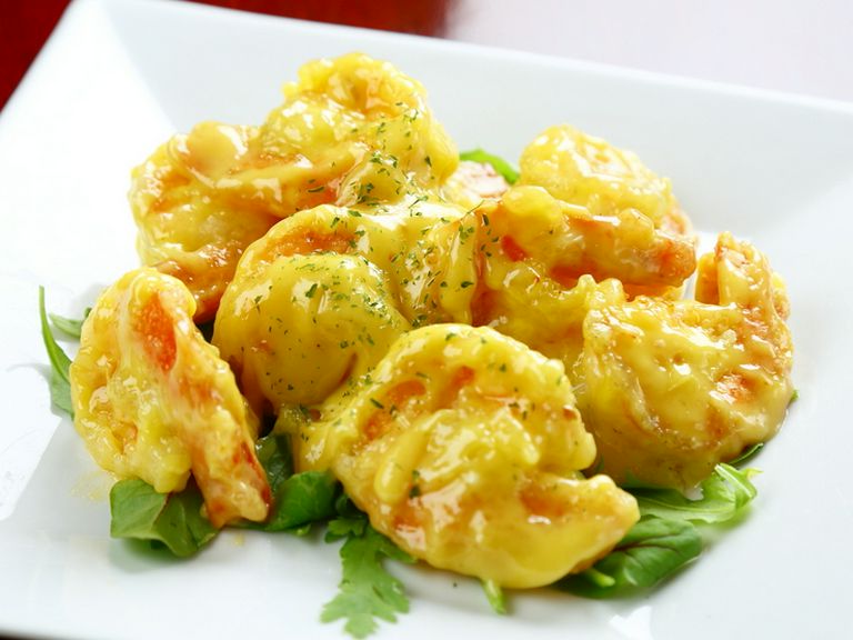 おいしい自家製マヨソース。たっぷり絡めながら、どんどん食べたい『エビマヨ』