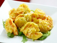 おいしい自家製マヨソース。たっぷり絡めながら、どんどん食べたい『エビマヨ』