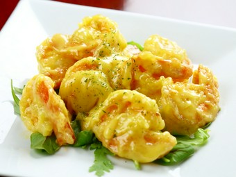 おいしい自家製マヨソース。たっぷり絡めながら、どんどん食べたい『エビマヨ』