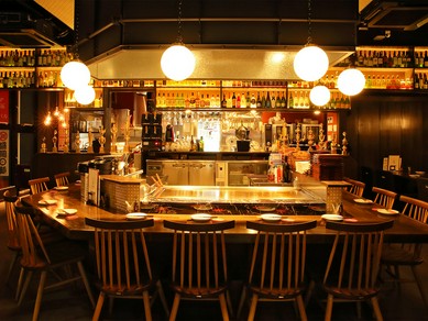 多彩なお酒を用意。クラフトビールや世界のビールも味わえる