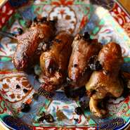 素材の魅力を極限まで引き出し伊達鶏雌串と日本料理の唯一無二の融合。