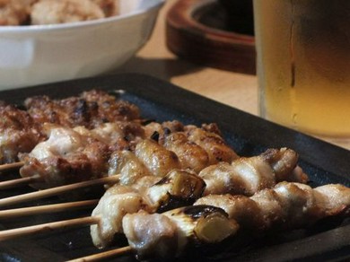 焼き鳥が一本なんと50円！！お酒との相性抜群