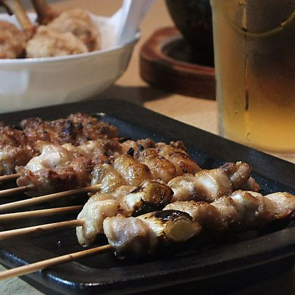  焼き鳥が一本なんと50円！！お酒との相性抜群