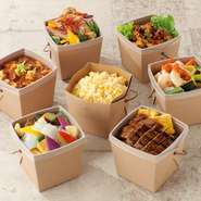 ・オレンジ　海老のチリソース煮＆黄金炒飯
・ブラック　三元豚の黒酢酢豚＆黄金炒飯
・レッド　　弥平唐辛子の麻婆豆腐＆黄金炒飯
・イエロー　サクサク油淋鶏＆黄金炒飯
・ホワイト　紋甲烏賊の旨塩炒め＆黄金炒飯