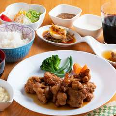 やわらかジューシー！自家製・醤油麹に漬け込んだ『チキン南蛮定食』