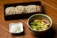 自家製の手作りつくねで仕立てました。