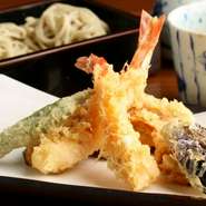 海老天と野菜天の盛り合わせです