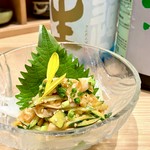 関東では初登場。鰤のセンマイ（胃袋）を酢味噌和えにしました。